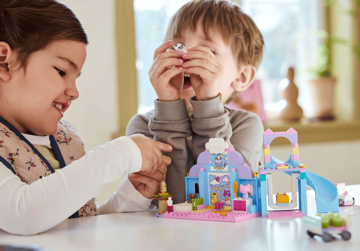 LEGO Gabby’s Dollhouse 10796 Gábi a mačacie jasličky 2